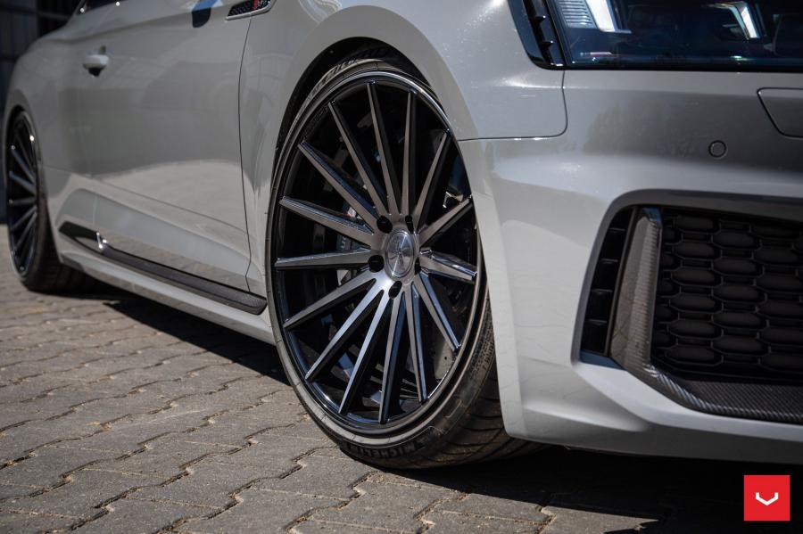Детали экстерьера Audi RS5 Coupe on Vossen Wheels (VFS-2) 2019 года  (фото 16 из 33)